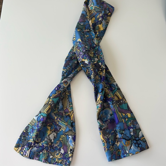 Vintage Stained Glass Dark Academia silk - Picture 3 of 4